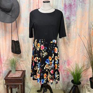 VTG - NEW📌Oxiuli Fashion Floral -Cotton Blend -1/2 Sleeves Dress with Black Top